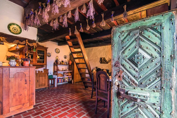 Balatonakali, Meszleny-pince