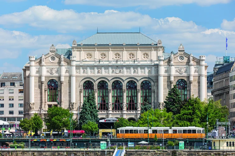 Budapest, Pesti Vigadó