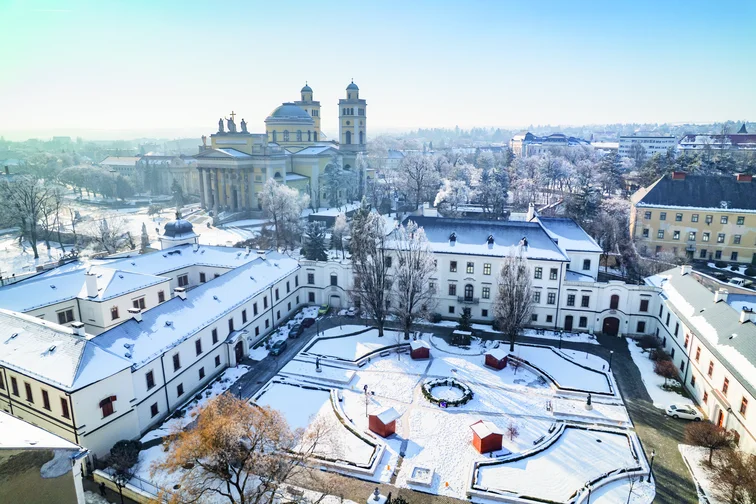 Eger, Érseki palota