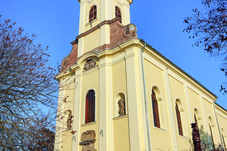 Eger, felnémeti római katolikus templom