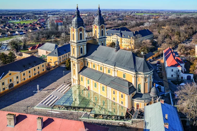 Kalocsa, főszékesegyház és érseki együttes