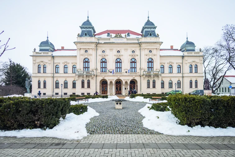 Kisújszállás, városháza