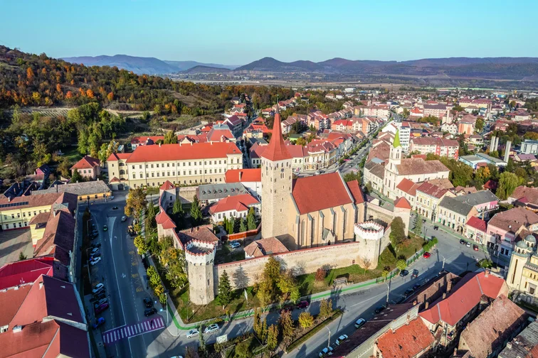 Nagyenyed, református vártemplom és kollégium