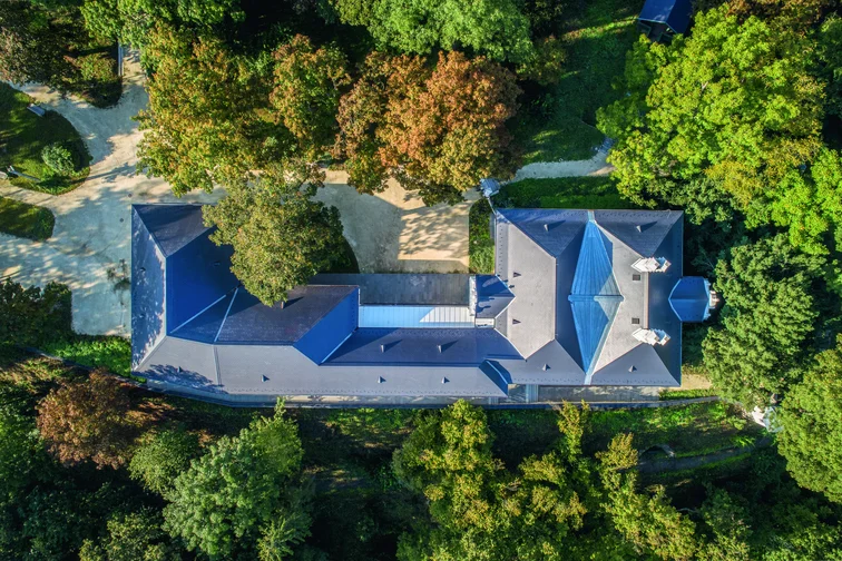 Szécsény-Benczúrfalva, Benczúr-kúria és kertje